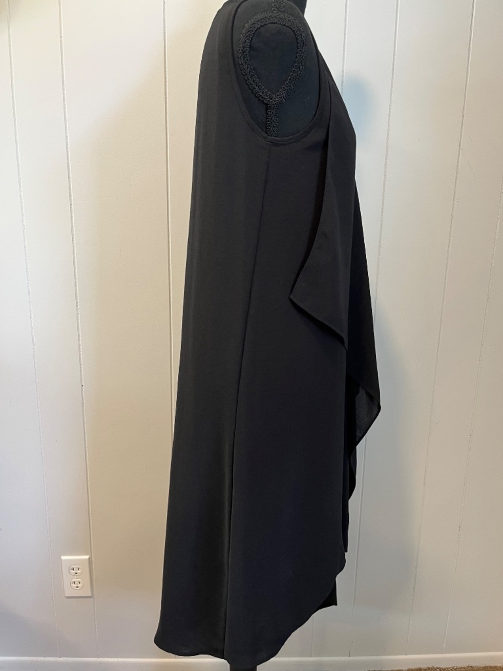 WHBM Asymmetrical Hem Black Dress Sleeveless V-Neck Drape Ruffle sz 4 - Picture 5 of 14